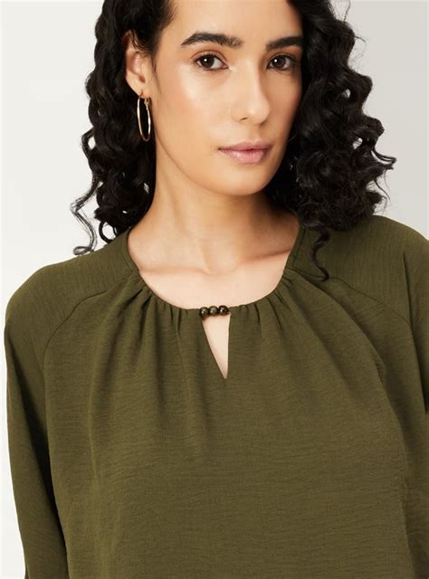 Buy Women Solid Top Online at just Rs. 799.0 - 1000014170014 | Max Fashion