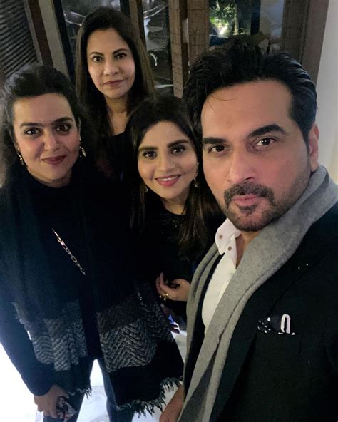 Humayun Saeed Celebrates Wife Samina's Birthday | Reviewit.pk