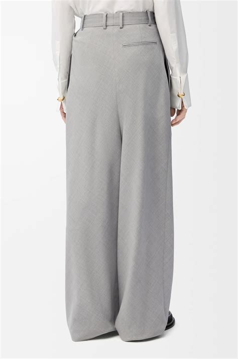 Loewe | Bolsos, ropa y accesorios de diseño para mujeres y hombres