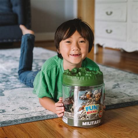 Elite Force Battle Group Army Men Play Bucket - 100 Piece Military ...