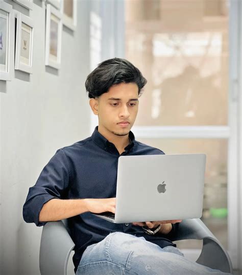 Best Digital Marketing Strategist in Kannur | Graphic Designer