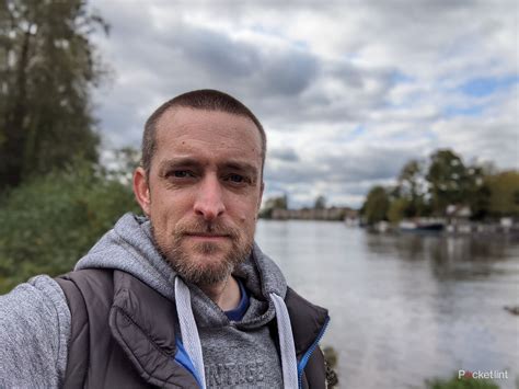 Google Pixel 5 Phone 的图像结果