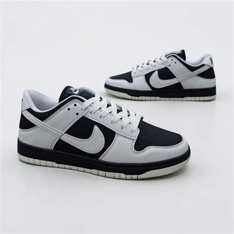 Dunk Low Reverse Panda – Foot Steps