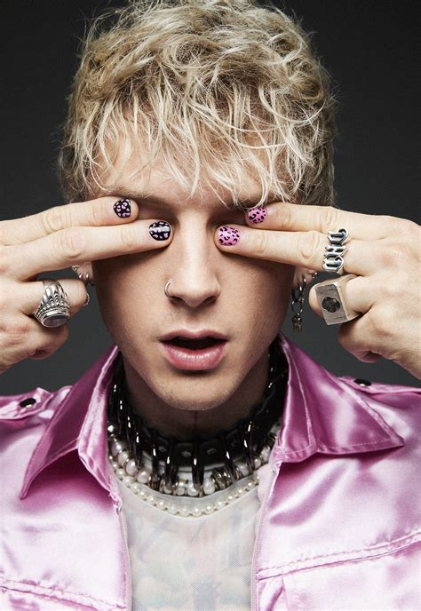 Machine Gun Kelly Nudes