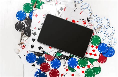 Should you start playing Lucky Jet, and what are its advantages?