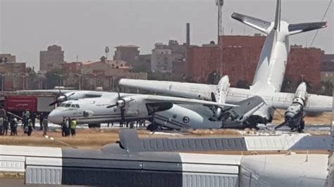 飞机也追尾！苏丹两架军用飞机在跑道上相撞 严重受损 - 军事航空 - 航空圈——航空信息、大数据平台