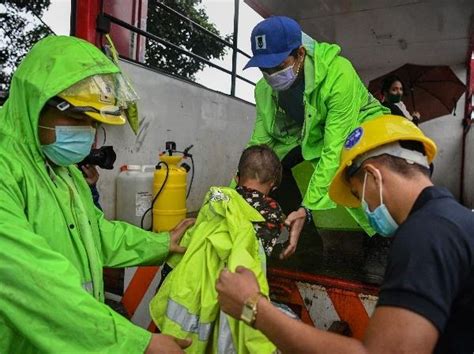 Super Typhoon Goni Batters Philippines