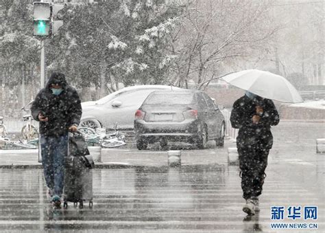 小雪节气 甘肃兰州迎来今年入冬第一场降雪