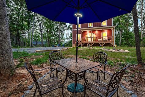 Whimsical Garden Escape -Fire Pits, Art & Nature - Houses for Rent in ...