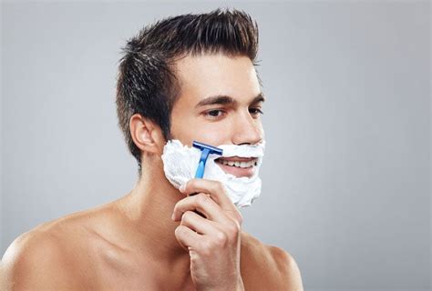 5 Simple Tips To Shave Off Your Beard & Still Look Great