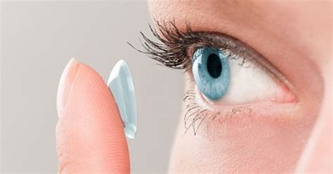 Smart Contact Lenses Diagnose Cancer From Tears