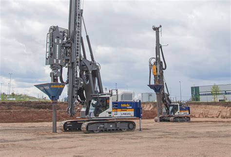 Deep compaction using vibro-compaction | Liebherr