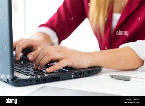 Girl Using Computer 的图像结果