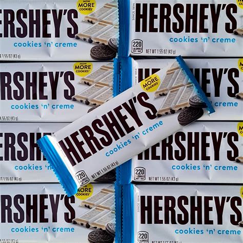 Hershey's Cookies n Creme Bar | Hershey cookies, Creme, Hersheys