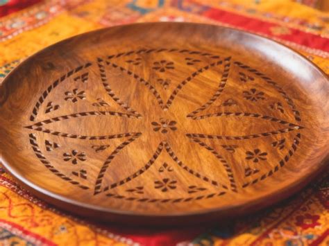 ROSEFINCH Wooden Roti Tray with Carved Design – Round Wood Chapati ...