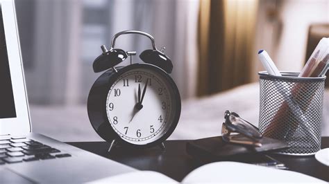 Download wallpaper 3840x2160 alarm clock, clock, dial 4k uhd 16:9 hd ...