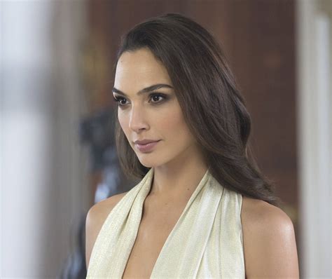 [100+] Gal Gadot Pictures | Wallpapers.com