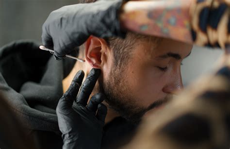 Keloids & Piercings: Why Does Getting Your Ears Pierced Cause Scarring ...
