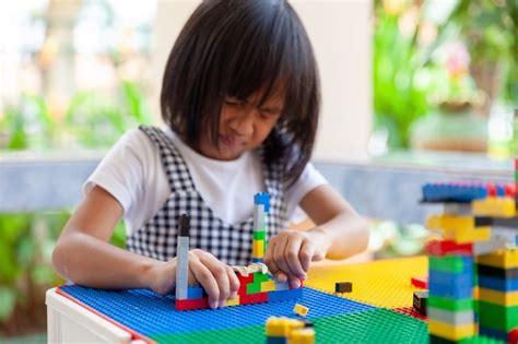 Benda Asing yang Aman jika Tertelan - LEGO - Telaah Jurnal Alomedika ...