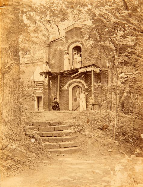 Фотография грота в усадьбе Боратынских. Подробное описание экспоната ...