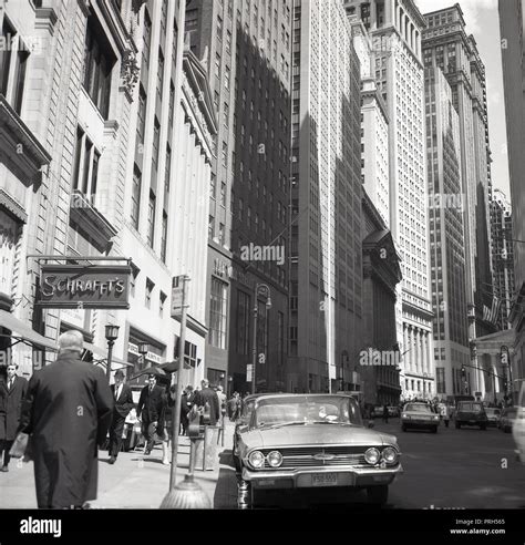 1950s new york street hi-res stock photography and images - Alamy