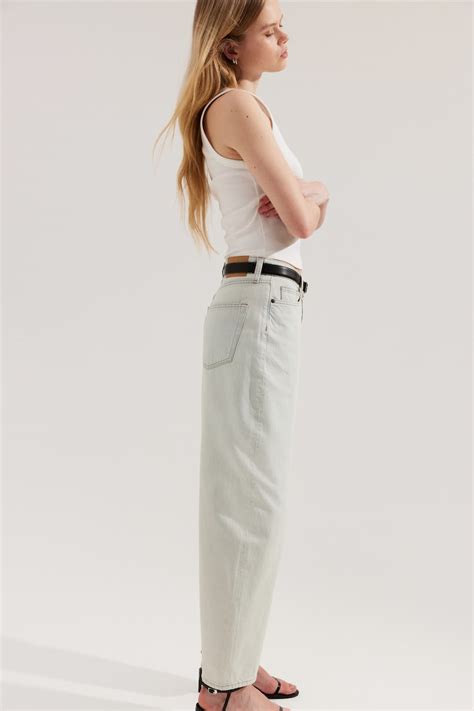 Women's Barrel Jeans | Balloon, Cropped & Mid-Rise | H&M IN
