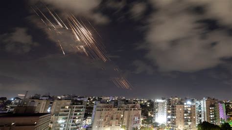 Vídeo | Las imágenes del ataque con misiles de Irán contra Israel ...