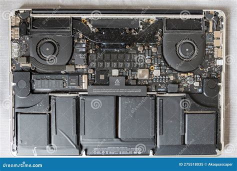 Inside Laptop Computer 的图像结果