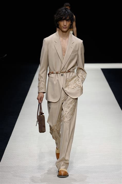 Emporio Armani Spring 2025 Men’s Ready-to-Wear Runway, Fashion Show ...