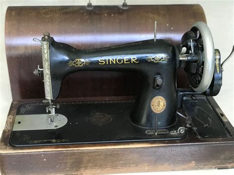 Singer Hand Sewing Machine, Hobbies & Toys, Memorabilia & Collectibles ...