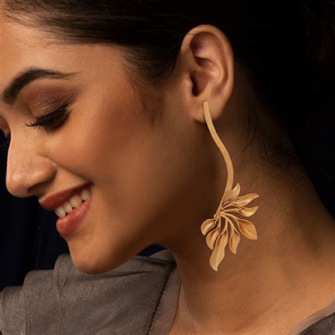 Buy Gold plated Leaf Drop Earrings Online | Suhani Pittie