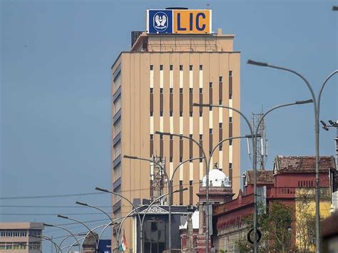 LIC Bags Guinness World Records For Selling Most Life Insurance ...