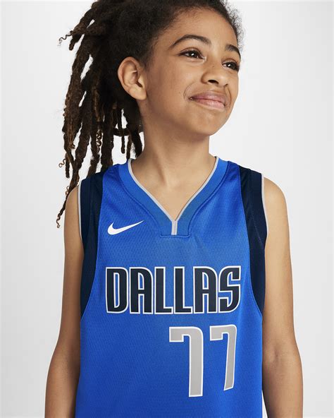 Dallas Mavericks 2023/24 Icon Edition Older Kids' Nike NBA Swingman ...