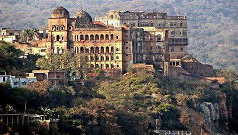 Mubarak Mandi Palace Guide To Its History And Architecture