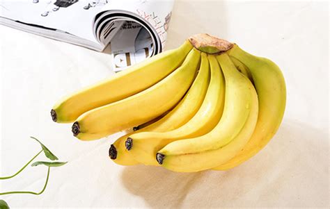 梦到吃香蕉是什么意思 梦见吃香蕉有什么征兆 - 万年历