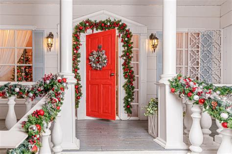 Where to Hang Christmas Wreaths For Front Door – Ryan's Christmas Tree Shop