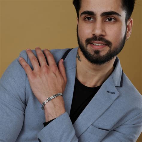 Buy Silver Jewellery for Men Online with New Designs | Truesilver