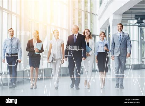 Business People Walking for Renders 的图像结果