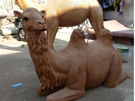 大型仿真骆驼雕塑玻璃钢纤维仿真动物模型厂家雕塑定制_满天下-站酷ZCOOL