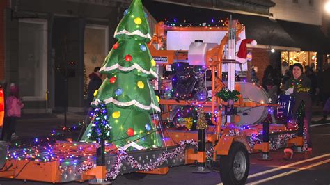 Holiday Lights Parade, Comstock Christmas Riverwalk usher in Christmas ...