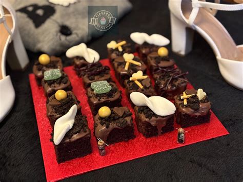 The Addams Family Cake Bites | Addams Family Values