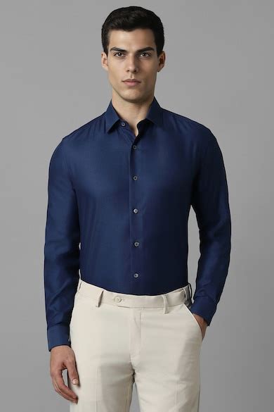Buy Men Navy Slim Fit Textured Full Sleeves Formal Shirt Online ...