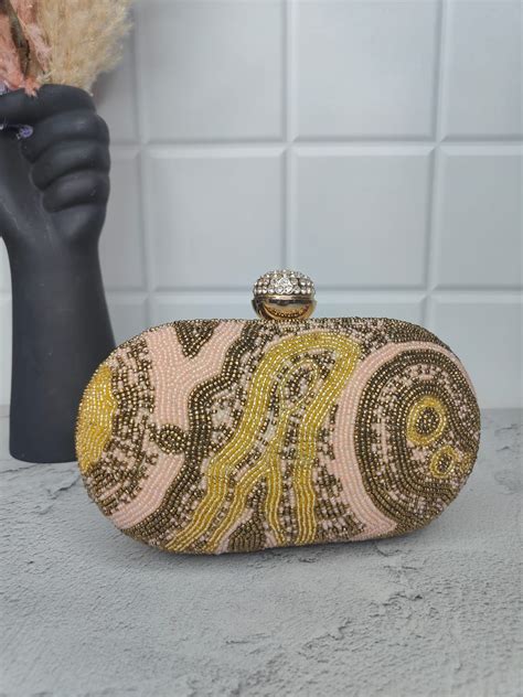 Beaded Clutch – VRPS Handicrafts