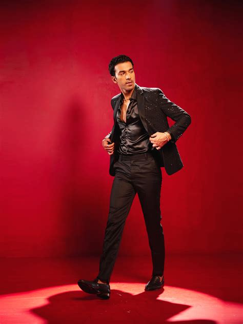 Vastramay Men's Black Georgette Embroidered Blazer – vastramay