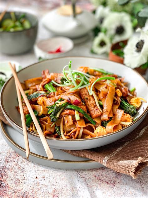 Easy Stir-Fried Flat Rice Noodles – Poetry of Spices