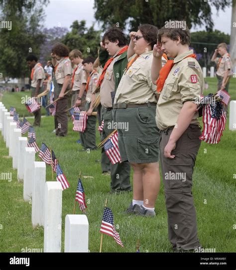 Los Angeles, California, USA. 26th May, 2018. Boy scouts salute after ...