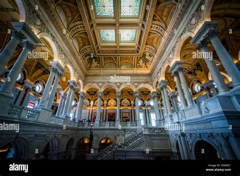 Main Interior Building 的图像结果