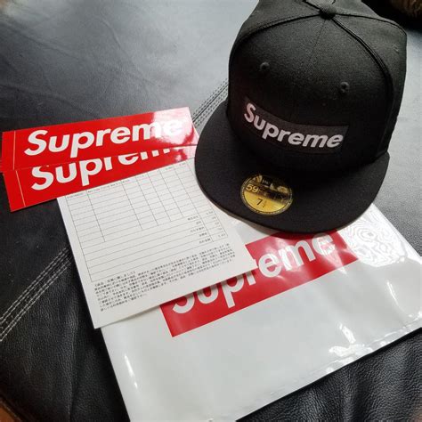 47％割引【2021最新作】 Supreme Monogram Box Logo New Era 7 1/2 キャップ 帽子-WWW ...