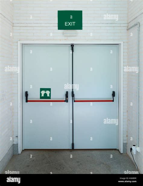 Fire exit door push bar hi-res stock photography and images - Alamy