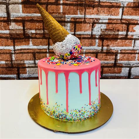 Bubblegum Ice-cream Drip Cake – Bento Cakes Noida